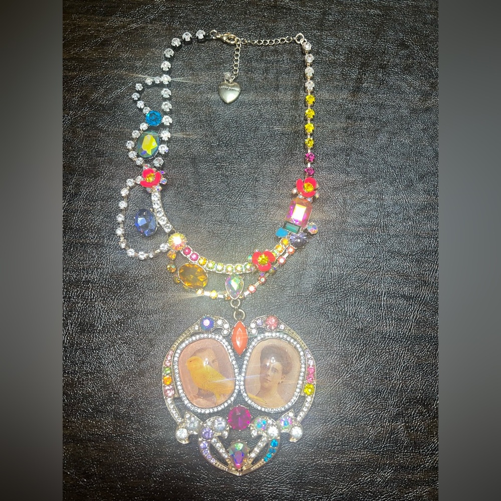 Betsey Johnson Granny Chic Statement Necklace ~ Rare Hard to Find~ Beautiful ~